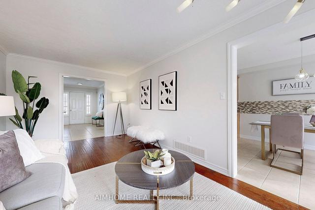 15 Lanza Crt, House detached with 3 bedrooms, 4 bathrooms and 4 parking in Hamilton ON | Image 2