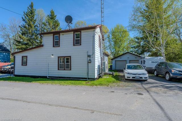 5437 Goodrich St, House detached with 2 bedrooms, 1 bathrooms and 6 parking in South Frontenac ON | Image 23