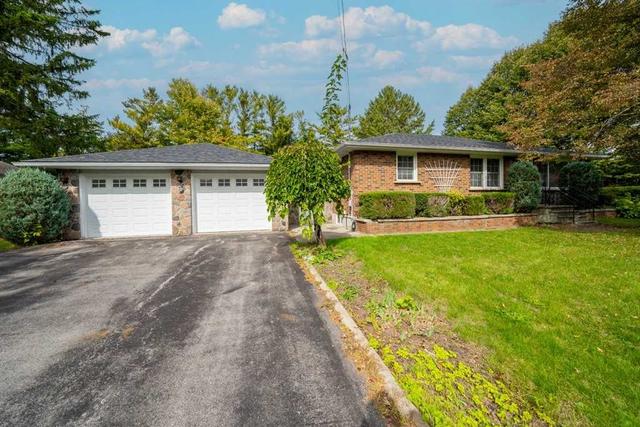 44 Princess St, House detached with 3 bedrooms, 1 bathrooms and 2 parking in East Gwillimbury ON | Image 1