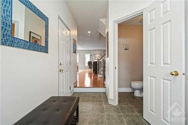 1778 Jersey Street, Townhouse with 3 bedrooms, 2 bathrooms and 3 parking in Ottawa ON | Image 2