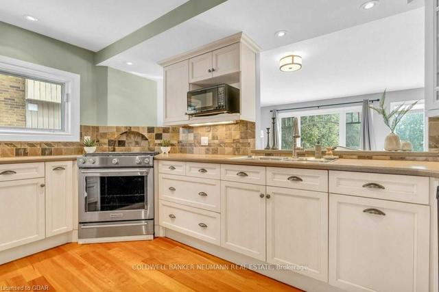 30 Dean Ave, House detached with 4 bedrooms, 2 bathrooms and 3 parking in Guelph ON | Image 2