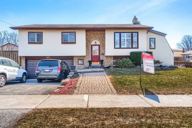 760 Woodward Ave, House detached with 3 bedrooms, 3 bathrooms and 6 parking in Milton ON | Image 1