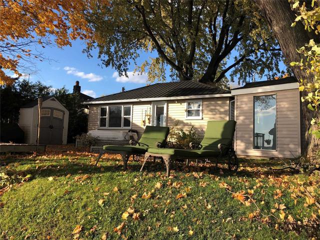 11 Gilson St, House detached with 2 bedrooms, 1 bathrooms and 2 parking in Kawartha Lakes ON | Image 6