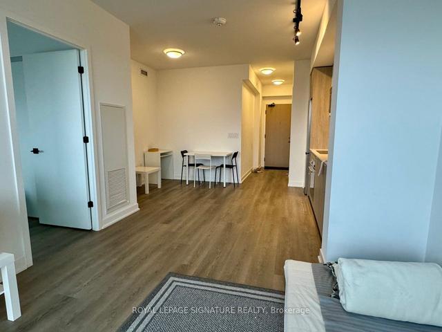 1406 - 36 Zorra St, Condo with 1 bedrooms, 1 bathrooms and 0 parking in Toronto ON | Image 4