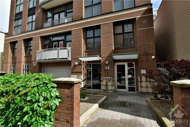 2a - 144 Clarence Street, Condo with 2 bedrooms, 2 bathrooms and 1 parking in Ottawa ON | Image 2
