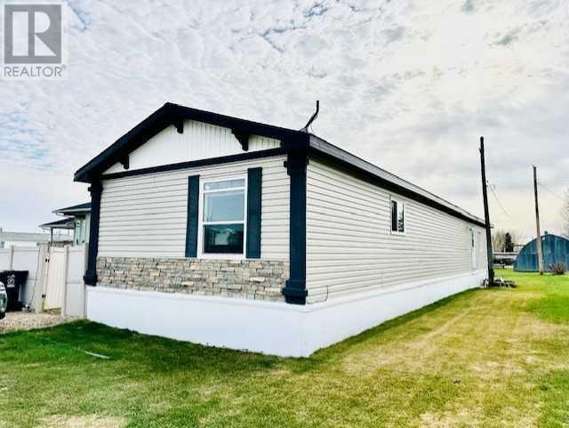 4916 50 St, House other with 3 bedrooms, 2 bathrooms and 4 parking in Vermilion River County AB | Image 1