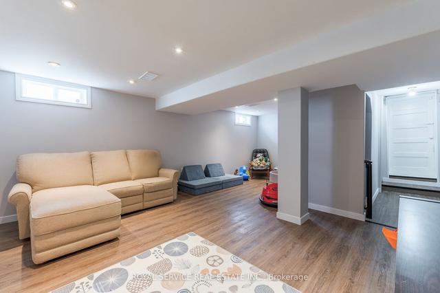 675 Hawley St, House detached with 2 bedrooms, 1 bathrooms and 6 parking in Peterborough ON | Image 24