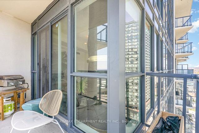 1802 - 49 E Liberty St, Condo with 2 bedrooms, 2 bathrooms and 1 parking in Toronto ON | Image 6