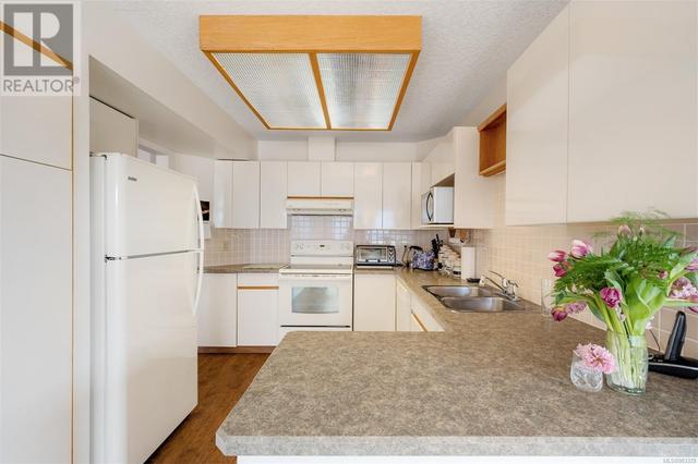 404 - 6880 Wallace Dr, House attached with 3 bedrooms, 3 bathrooms and 2 parking in Central Saanich BC | Image 22