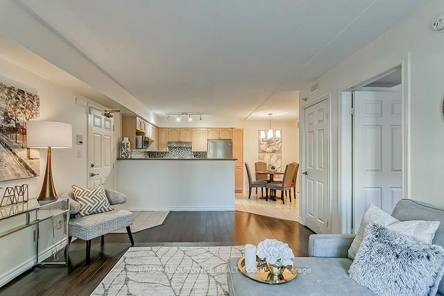 104 - 1460 Bishops Gate, Condo with 1 bedrooms, 1 bathrooms and 1 parking in Oakville ON | Image 3