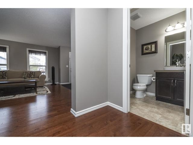 1880 32 St Nw, House detached with 3 bedrooms, 2 bathrooms and null parking in Edmonton AB | Image 25