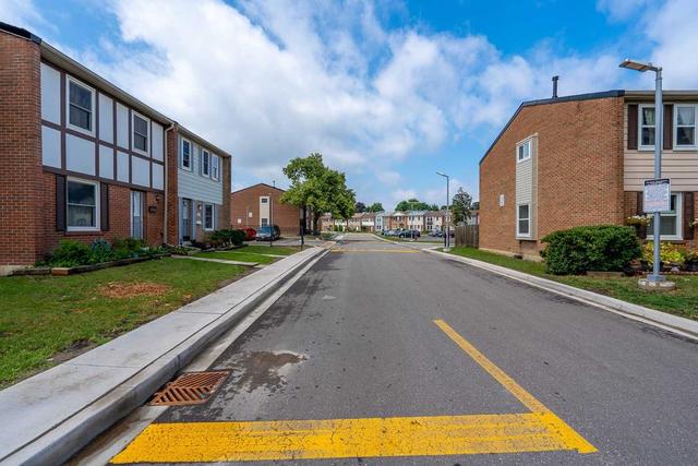 74 - 900 Central Park Dr, Townhouse with 3 bedrooms, 2 bathrooms and 2 parking in Brampton ON | Image 33