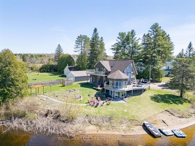 15 Lake St, House detached with 6 bedrooms, 2 bathrooms and 5 parking in Kearney ON | Image 34