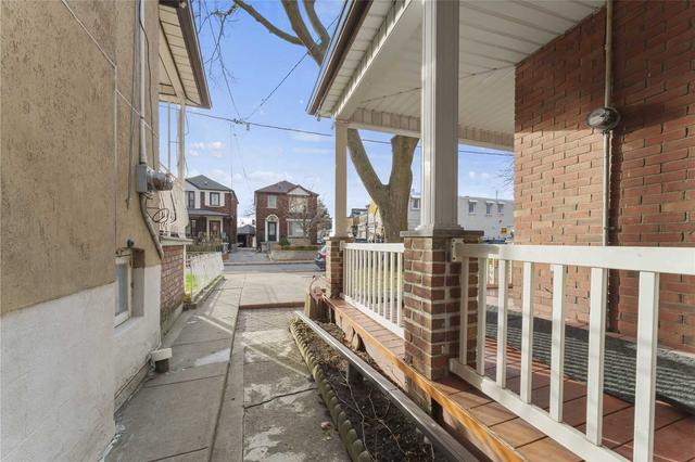 383 Perth Ave, House detached with 3 bedrooms, 2 bathrooms and 3 parking in Toronto ON | Image 35