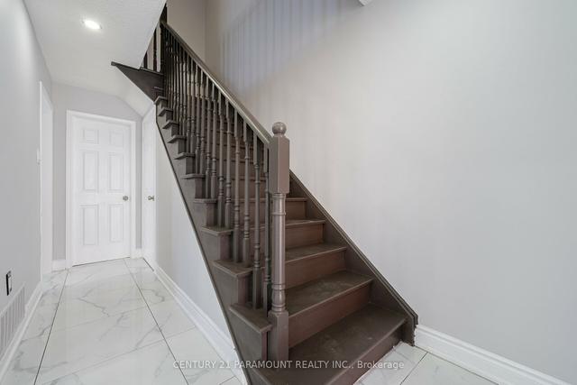 67 Millstone Dr, Townhouse with 3 bedrooms, 3 bathrooms and 2 parking in Brampton ON | Image 9
