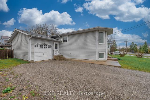 49 Duke St, House detached with 2 bedrooms, 2 bathrooms and 5 parking in Kawartha Lakes ON | Image 23