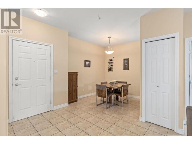 106 - 1961 Durnin Rd, Condo with 2 bedrooms, 2 bathrooms and 1 parking in Kelowna BC | Image 3