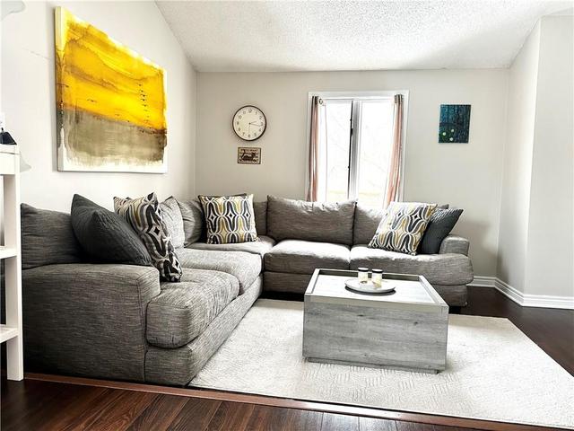 5728 Andrasi Cres, Townhouse with 2 bedrooms, 2 bathrooms and 2 parking in Ottawa ON | Image 7