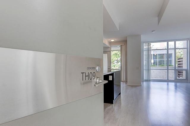 TH09 - 19 Singer Ct, Townhouse with 3 bedrooms, 3 bathrooms and 1 parking in Toronto ON | Image 35