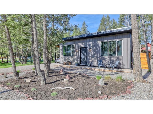 7501 Rivercrest Rd, House detached with 2 bedrooms, 1 bathrooms and 4 parking in Radium Hot Springs BC | Image 29