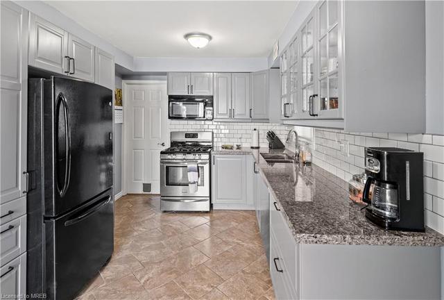 76 Evalene Crt, House detached with 4 bedrooms, 3 bathrooms and 6 parking in Brampton ON | Image 11