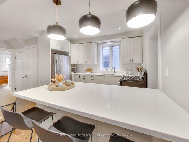 529 Runnymede Rd, House semidetached with 5 bedrooms, 3 bathrooms and 2 parking in Toronto ON | Image 4