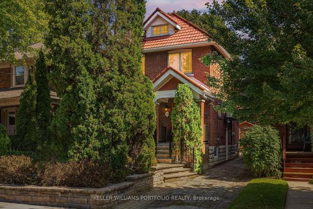 35 Belcourt Rd, House detached with 3 bedrooms, 2 bathrooms and 1 parking in Toronto ON | Image 32