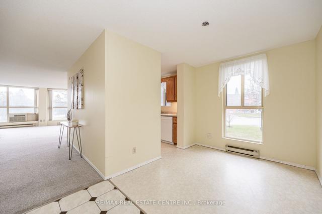 205 - 24 Marilyn Dr, Condo with 3 bedrooms, 2 bathrooms and 1 parking in Guelph ON | Image 25