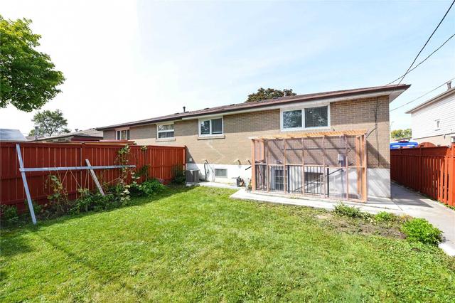 27 Cathcart Cres, House semidetached with 3 bedrooms, 3 bathrooms and 5 parking in Brampton ON | Image 19