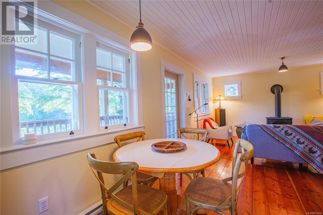 225 Boardwalk Blvd, House detached with 2 bedrooms, 1 bathrooms and 2 parking in Ucluelet BC | Image 11