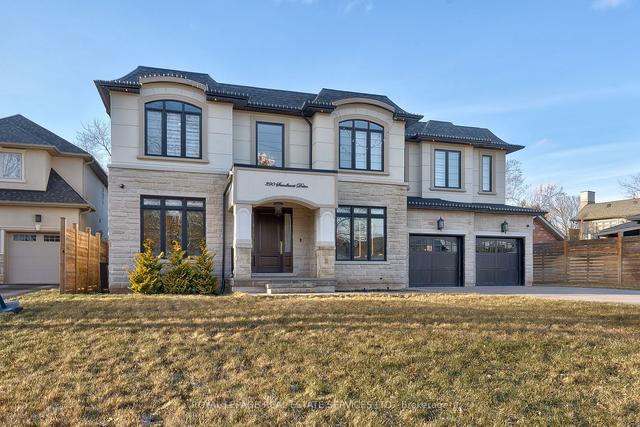 390 Sandhurst Dr, House detached with 4 bedrooms, 7 bathrooms and 10 parking in Oakville ON | Image 1