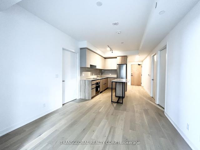 202 - 7950 Bathurst St, Condo with 2 bedrooms, 2 bathrooms and 1 parking in Vaughan ON | Image 3
