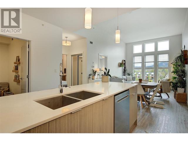 PH10 - 1800 Richter St, Condo with 3 bedrooms, 2 bathrooms and 1 parking in Kelowna BC | Image 21