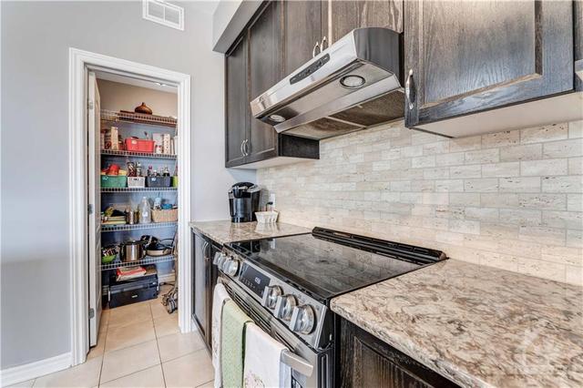 218 Espin Hts, Townhouse with 3 bedrooms, 3 bathrooms and 3 parking in Ottawa ON | Image 11
