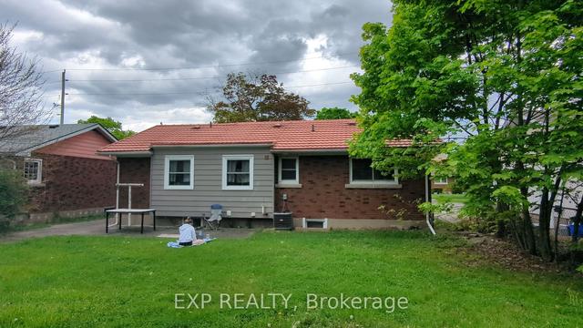 82 Jacobson Ave, House detached with 3 bedrooms, 2 bathrooms and 4 parking in St. Catharines ON | Image 5