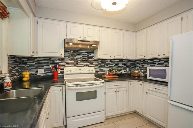 7100 Ridgewood Cres, House detached with 3 bedrooms, 2 bathrooms and 6 parking in Niagara Falls ON | Image 13