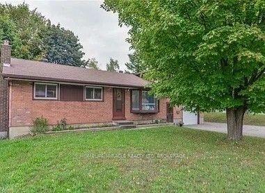 404 Mississauga St, House detached with 4 bedrooms, 1 bathrooms and 9 parking in Orillia ON | Image 2