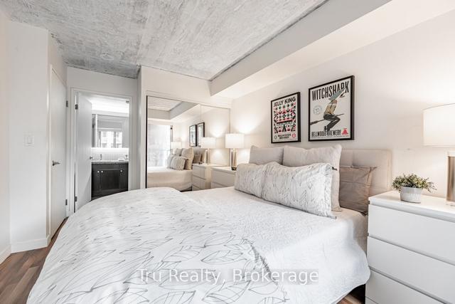 401 - 1005 King St W, Condo with 2 bedrooms, 2 bathrooms and 1 parking in Toronto ON | Image 8