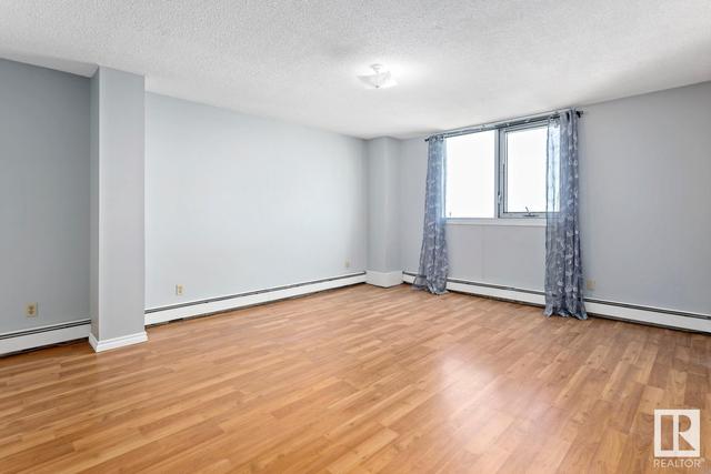 1303 - 10160 116 St Nw, Condo with 2 bedrooms, 1 bathrooms and 1 parking in Edmonton AB | Image 12
