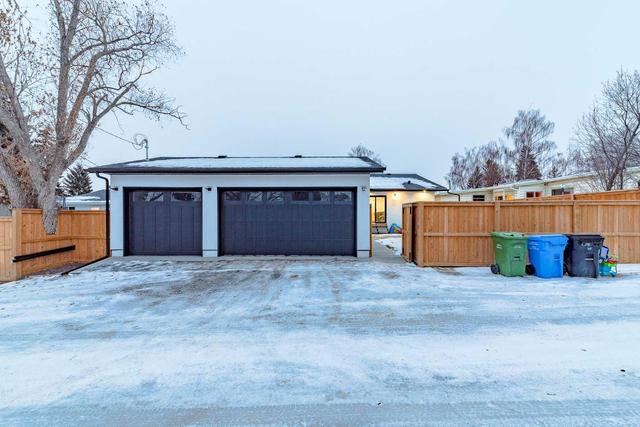 56 Klamath Place Sw, House detached with 5 bedrooms, 3 bathrooms and 3 parking in Calgary AB | Image 41