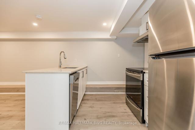384 Davenport Rd, House detached with 2 bedrooms, 1 bathrooms and 0 parking in Toronto ON | Image 9