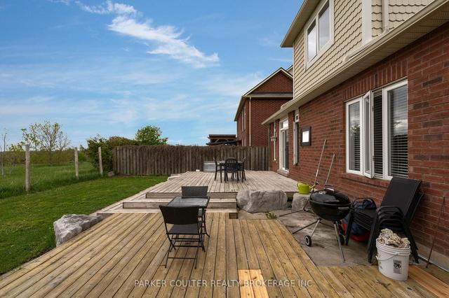 54 Ellis Cres, House detached with 4 bedrooms, 2 bathrooms and 4 parking in Kawartha Lakes ON | Image 29