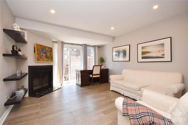 1411 Forge St, Townhouse with 3 bedrooms, 3 bathrooms and 2 parking in Ottawa ON | Image 4