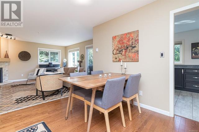 303 - 1361 Hillside Ave, Condo with 2 bedrooms, 3 bathrooms and 1 parking in Victoria BC | Image 14