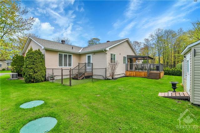 1020 Teena Colleen Private, House detached with 3 bedrooms, 2 bathrooms and 4 parking in Ottawa ON | Image 26
