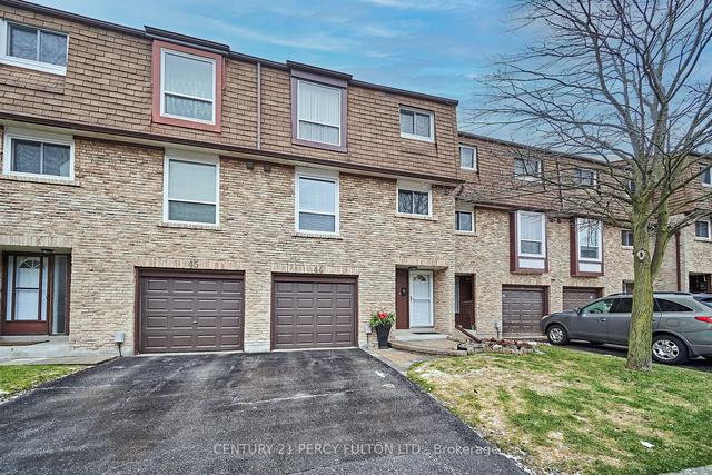 44 - 222 Pearson St, Townhouse with 4 bedrooms, 2 bathrooms and 2 parking in Oshawa ON | Image 1