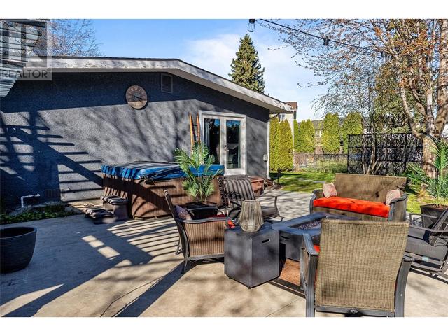 664 Armour Crescent, House detached with 3 bedrooms, 1 bathrooms and 5 parking in Kelowna BC | Image 29