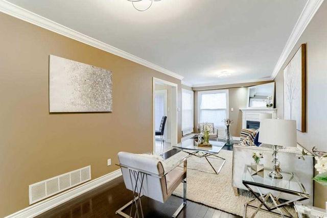 89 Monaco Ct, House attached with 3 bedrooms, 3 bathrooms and 4 parking in Brampton ON | Image 8