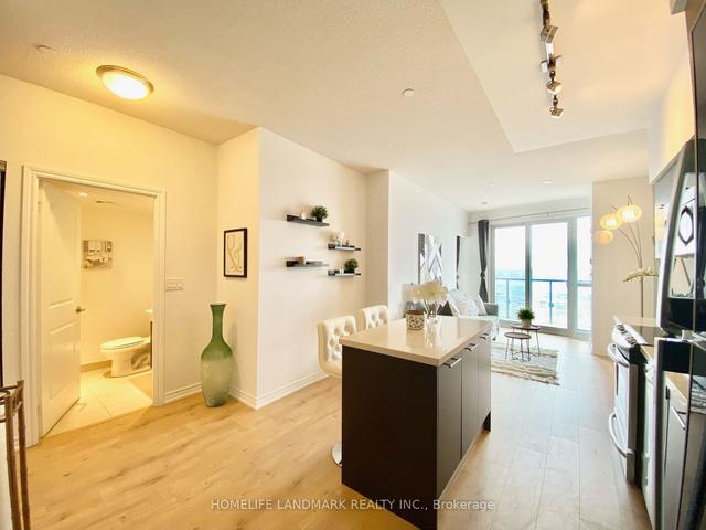 4004 - 386 Yonge St, Condo with 2 bedrooms, 2 bathrooms and 1 parking in Toronto ON | Image 23