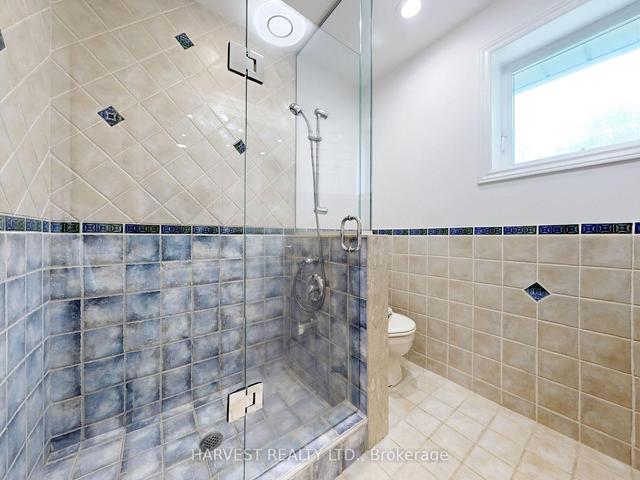 24 Canham Cres, House detached with 3 bedrooms, 2 bathrooms and 5 parking in Toronto ON | Image 11